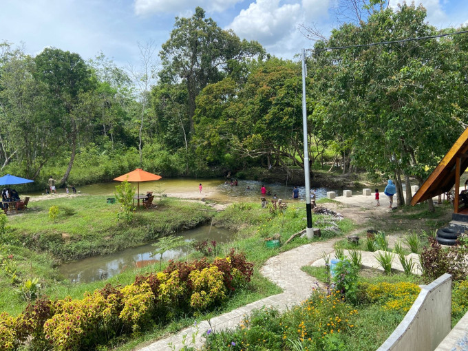 Foto Wisata Tapian Halaman Kampung-1